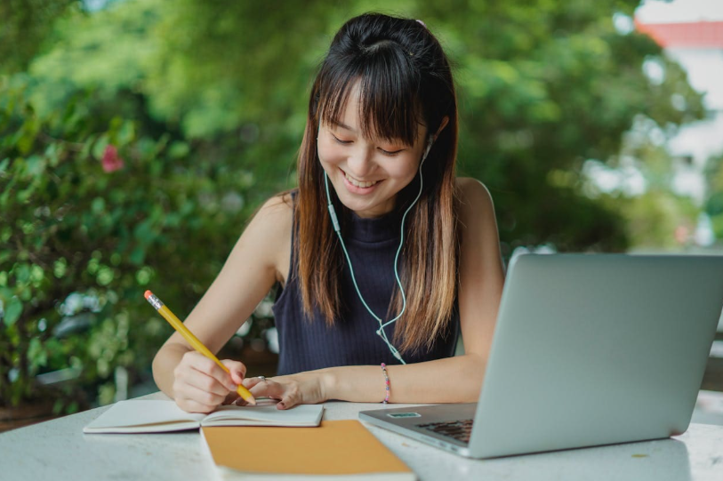 How to Conquer a 4,000-Word Essay Without Ruining Your Vacation