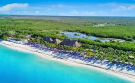 KUZÁ Beach & Adventure Park stands out as the ultimate destination for families docking in Cozumel, Mexico, via cruise